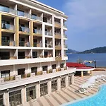 Hotel Golden Rock 5*