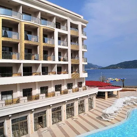 Hotell Golden Rock 5*