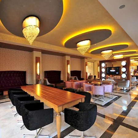 Hotel Golden Rock