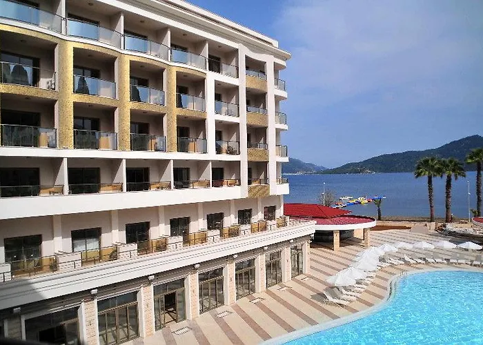 Hotel Golden Rock 5*