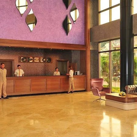 Hotel Golden Rock