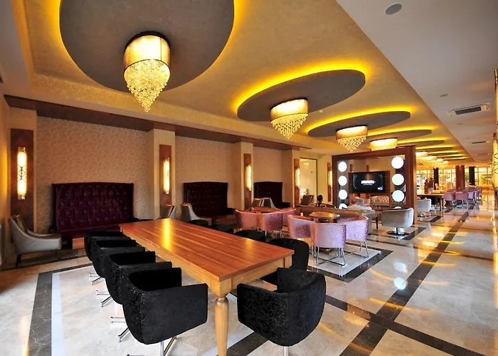 מלון Golden Rock