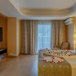 Hotel Golden Rock 5*