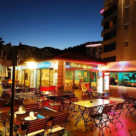 Hotell Golden Rock 5*