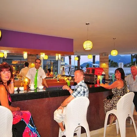 Hotell Golden Rock 5*