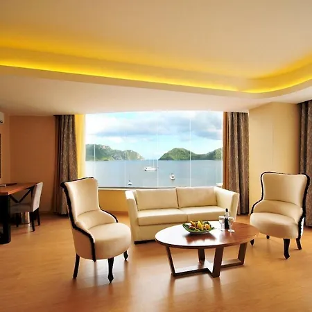 Hotell Golden Rock 5*