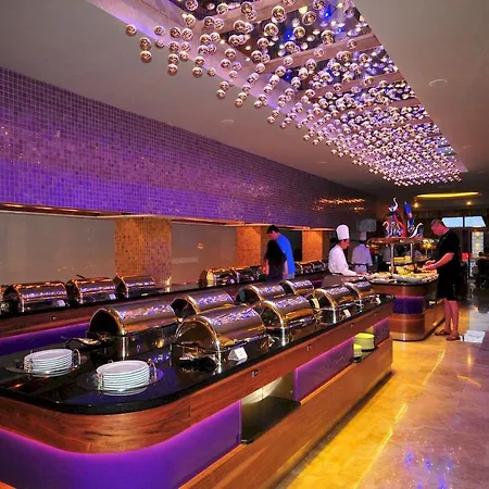 Hotell Golden Rock 5*