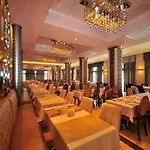 金岩石海滩酒店 5* 马尔马里斯