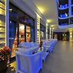 金岩石海滩酒店 酒店 马尔马里斯