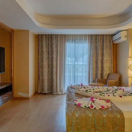 Hotel Golden Rock 5*