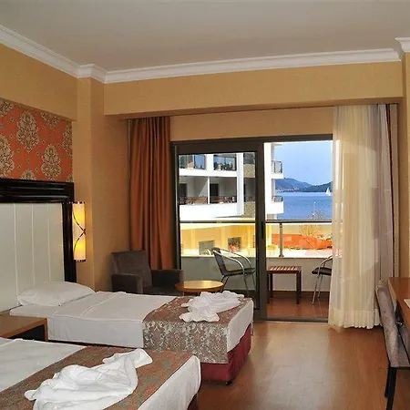 Hotel Golden Rock